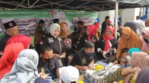 Fahira Idris terjunkan Tenaga Kesehatan untuk Cek Kesehatan warga DKI Jakarta di Tenda Bang Japar