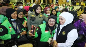 Gubernur Khofifah Terbitkan Kepgub Tarif Ojek Online dan Taksi Online Jatim Per 10 Juli 2023 Guna Wujudkan Ekosistem Transportasi Digital