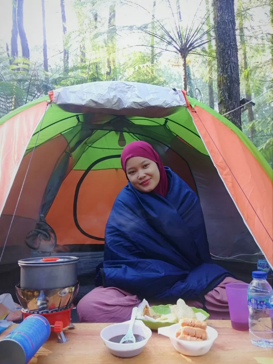 Healing Tipis-Tipis di Curug Batu Gede Cisuren, Surga Tersembunyi untuk Camping di Puncak Bogor