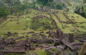 Menggali Keajaiban Sejarah di Situs Megalitikum Gunung Padang Cianjur