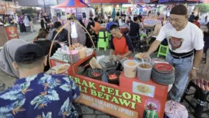 Omset Pedagang Kerak Telor di Jakarta Fair Musim Liburan Sekolah
