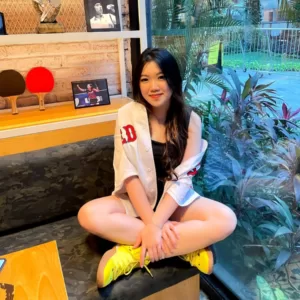 Dari Pekerjaan Sederhana Hingga Ketenaran di Instagram, Kisah Inspiratif Tika Bonet