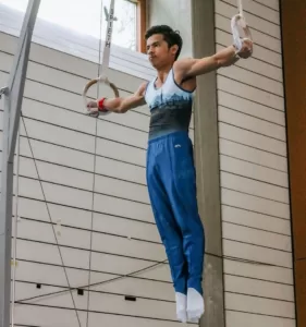 Ken Nathanael Ritung Mahasiswa Asal Indonesia dan Tim Meraih Juara 1 Pertandingan Nasional Gimnastik di Jerman