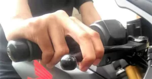 Ketahui Teknik Mengerem Mendadak Tanpa Ngesot