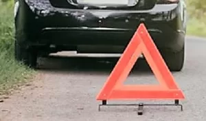 Pentingnya Memahami Fungsi Segitiga Pengaman Mobil untuk Keselamatan di Jalan