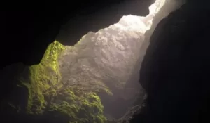 Destinasi Wisata Alam Gua Indonesia yang Menarik Di Jelajahi