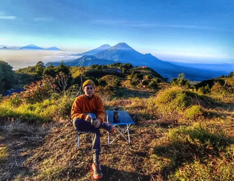 Rekomendasi 5 Gunung Ramah Pendaki Pemula dengan Pemandangan Memukau Melintasi Perjuangan Ke Puncak Gunung Prau Via Wates