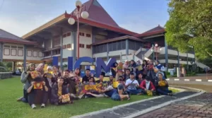 Ajak Gen-Z Berbudaya, Kalurahan LPDP UGM Bahagia Gelar Art Week Belajar Membatik Tulis