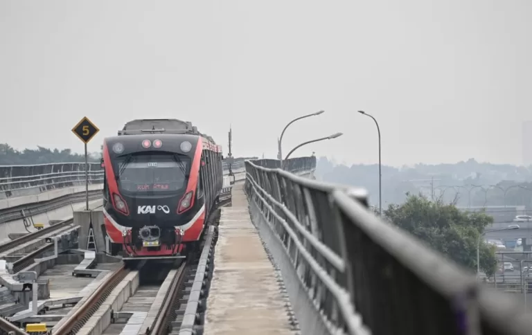 Pemerintah Berikan Subsidi Tarif LRT, Sebanyak 308 Perjalanan LRT Jabodebek Di Operasikan KAI Pada April 2024 Seiring Meningkatnya Jumlah Pengguna Pada Maret 2024 Jabodebek Tingkatkan Jumlah Perjalanan, KAI Pastikan Operasional LRT Jabodebek Tetap Aman