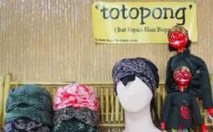 Totopong Tutup Kepala ala Kabayan Khas Sunda Jawa Barat