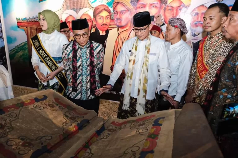 Dalam Upaya Mendorong Kebangkitan Ekonomi dan Terbukanya Lapangan Kerja Menparekraf Akan Kembangkan Paket Wisata Religi Berbasis Masjid Bersejarah