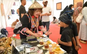Empat Negara ASEAN Meriahkan Festival Budayaw IV dengan Lokakarya Pewarnaan Alami dan Kuliner