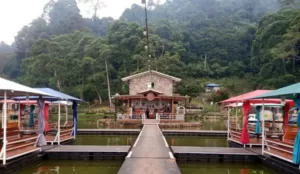 September Asyik, September Ceria di Cafe Danau Nirvana Valley Resorts