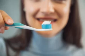 Manfaat Menggosok Gigi Sebelum Tidur Cara Jitu Membersihkan Dan Mencegah Karang Gigi Yang Bisa Di Lakukan di Rumah