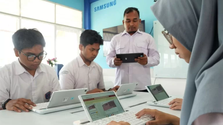 Sebanyak 11 Madrasah Aliyah Masuk Top 25 Samsung Innovation Campus Angkatan IV