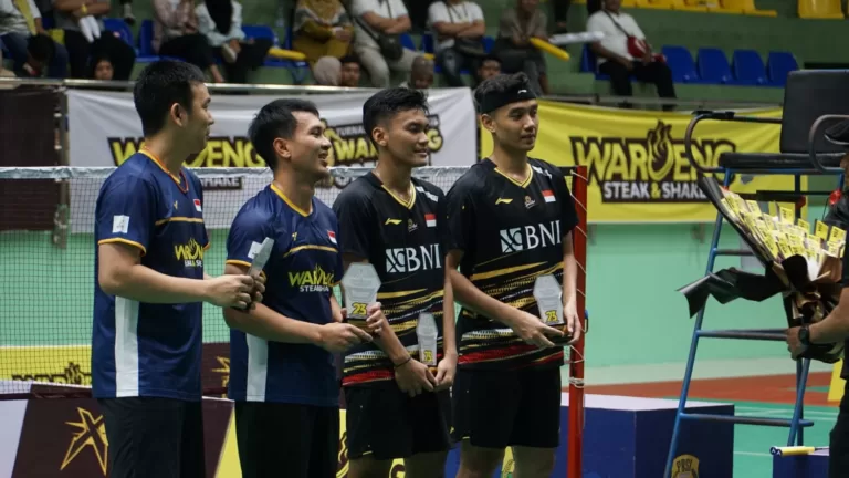Waroeng Open Wujudkan Ekhsibisi Eksklusif Pertemukan Ganda Putra Badminton Kebanggaan Indonesia