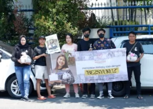 Spesial 22 Hampers untuk 22 Tahun Tiara Andini oleh fanbase Mootiara Surabaya