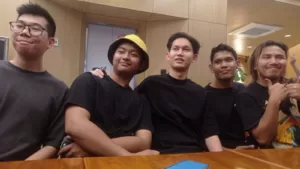 Richard Theodore Hadirkan Rumah Makan Gratis