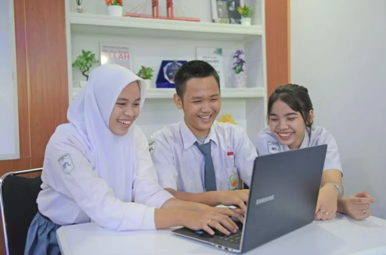 Siswa MAN Berhasil Ciptakan Solusi IoT untuk Lindungi Lansia, Layak Jadi Juara SIC 2023