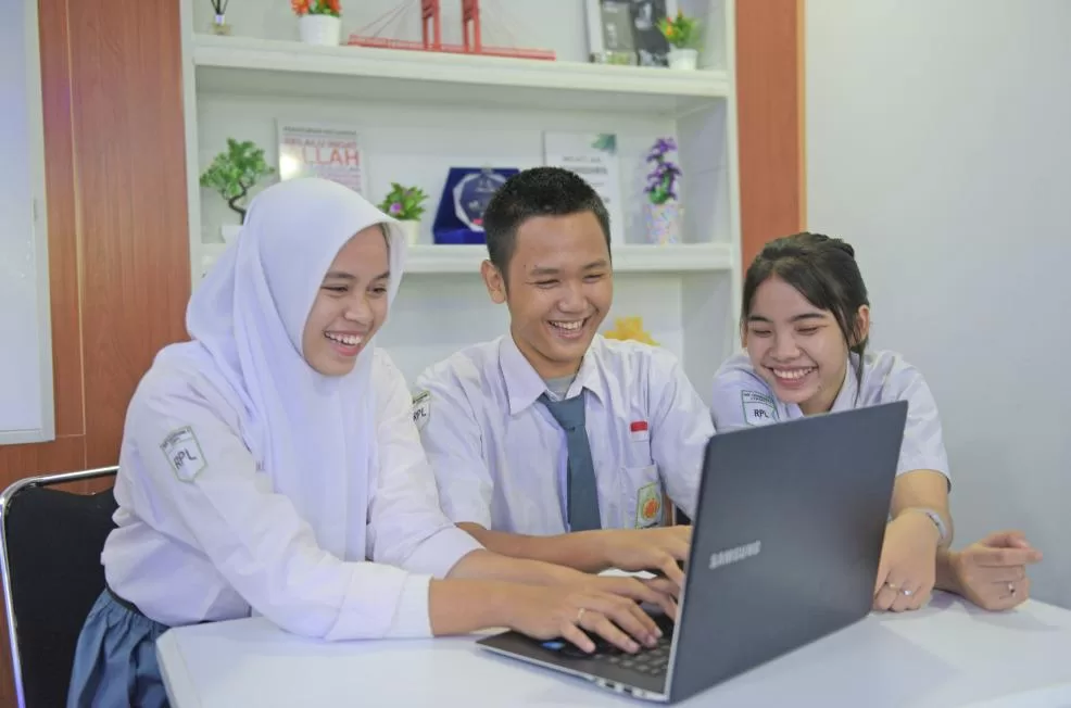 Siswa MAN Berhasil Ciptakan Solusi IoT untuk Lindungi Lansia, Layak Jadi Juara SIC 2023