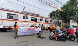 KAI Ingatkan Disiplin Berlalu Lintas di Perlintasan Sebidang Cegah Kecelakaan Lalu Lintas