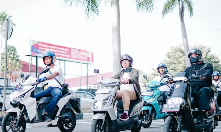 Sosialisasi Kendaraan Listrik Berbasis Baterai Yang Ramah Lingkungan