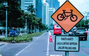 Pemprov DKI Terus Lakukan Pemeliharaan Ruas Lajur Sepeda