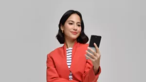 Pevita Pearce Solopreneur