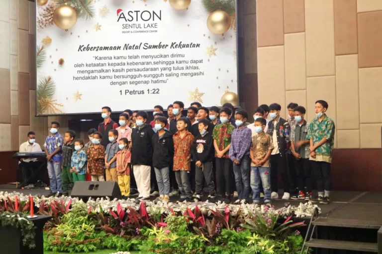 Sambut Natal ASTON Sentul Lake Resort & Conference Center Rayakan Bersama Panti Asuhan Chandra Naya & Panti Asuhan Rumah Benih Iman