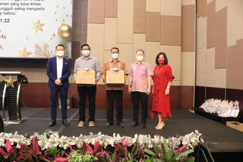 Sambut Natal ASTON Sentul Lake Resort & Conference Center Rayakan Bersama Panti Asuhan Chandra Naya & Panti Asuhan Rumah Benih Iman