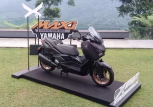 XMAX 250 TechMAX