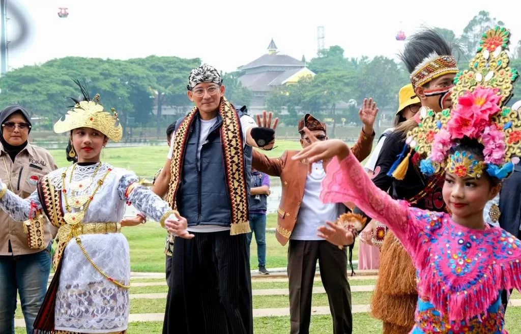 Menparekraf Tinjau Beberapa Titik TMII, Pastikan Suasana Libur Nataru Kondusif