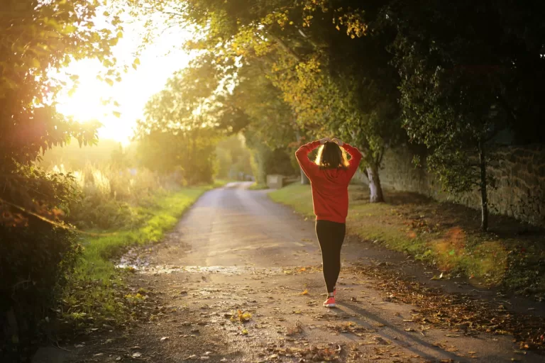 Jalan Kaki Bisa Menurunkan Berat Badan
