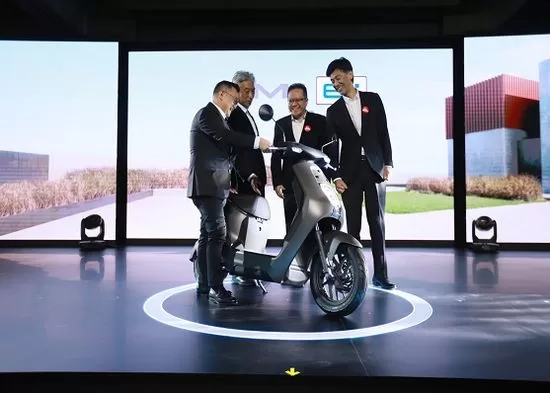 AHM Umumkan Harga Honda EM1 e: dan EM1 e: PLUS