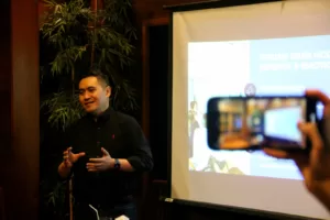 Studi HCC: Orang Indonesia dengan Emotional eater 2,5 kali Berisiko Stres