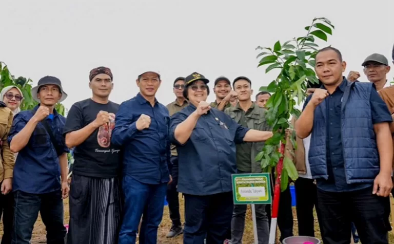 Komitmen Nyata Menjaga Alam, KLHK Lakukan Penanaman Pohon Serentak