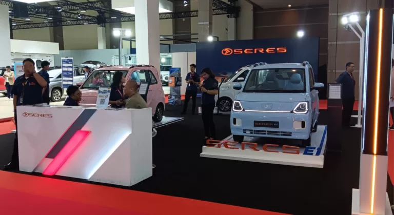 Mobil Listrik Seres E1 Turut Meramaikan IIMS 2024