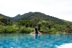 Harmoni Ketenangan Dalam Kemewahan: Memahami Pesona Yang Memikat Dari Grand Aston Puncak