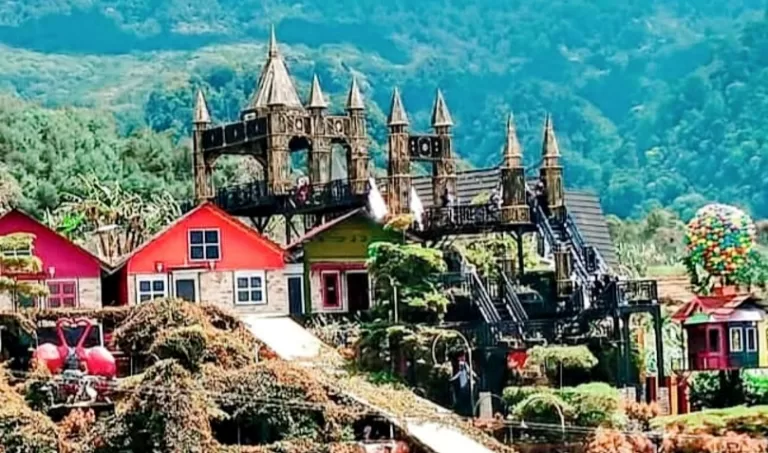 Pondok Pinus Palutungan Kuningan Rekomendasi Wisata Instagramable, Banyak Spot Foto Menarik Dan Unik