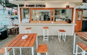 Kopi Gunung Express Puncak, Sensasi Menikmati Suguhan Kopi Dari Barista Keren dengan Gaya Nyentrik
