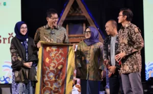 LPS Kembangkan Batik Fractal Serta Memberdayakan UMKM Masyarakat