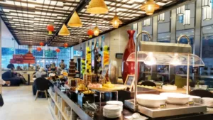 Buka Puasa Sembari Keliling Asia ASTON Priority Simatupang
