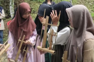Peluncuran Gerakan Literasi Membina Anak Negeri Kolaborasi Yayasan Daya Putra Bangsa Bersama MaPa Foundation Berlangsung Meriah