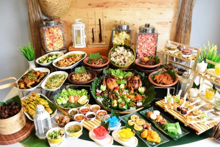 Iftar Delights - Bakul Ramadan, Babarengan Kulineran Ramadan Dengan Menu Masakan Khas Jawa Barat Di YELLO Hotel Paskal Bandung