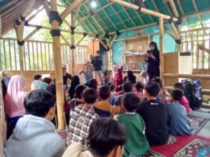 Peluncuran GLMAN (Gerakan Literasi Membina Anak Negeri) Edisi Kursus Bahasa Inggris Dan Pelatihan Komputer Gratis