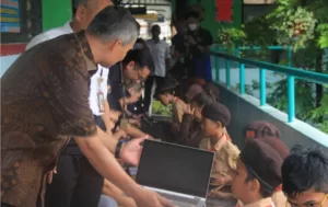 Lenovo Indonesia Menghadirkan Computer Lab For Education Dengan Donasi Ratusan Laptop Dan PC Untuk Lab Komputer Di Sekolah