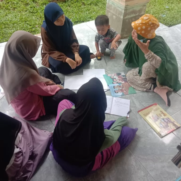 Geliat Taman Baca Putra Bangsa Volume 2 Sukses Di Selenggarakan, Kendati Hujan Tidak Mematahkan Semangat Anak-anak