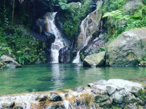 Tips dan Cara Seru Berwisata ke Air Terjun Wisata Curug Kiara Ciasihan Bogor, Suguhkan View Tebing Bebatuan Serta Kolam Yang Jernih Dengan Panorama Alam Yang Asri