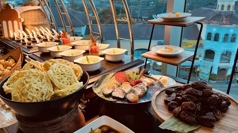 Bukber di Luminor Hotel Metro Indah Bandung Dirangkai Pengundian Doorpize 5 Gram Emas !