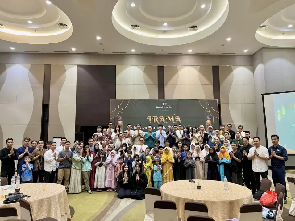 Hotel Santika Premiere Hayam Wuruk - Jakarta Buka Puasa Bersama dan Berbagai untuk Sesama dengan Anak Yatim